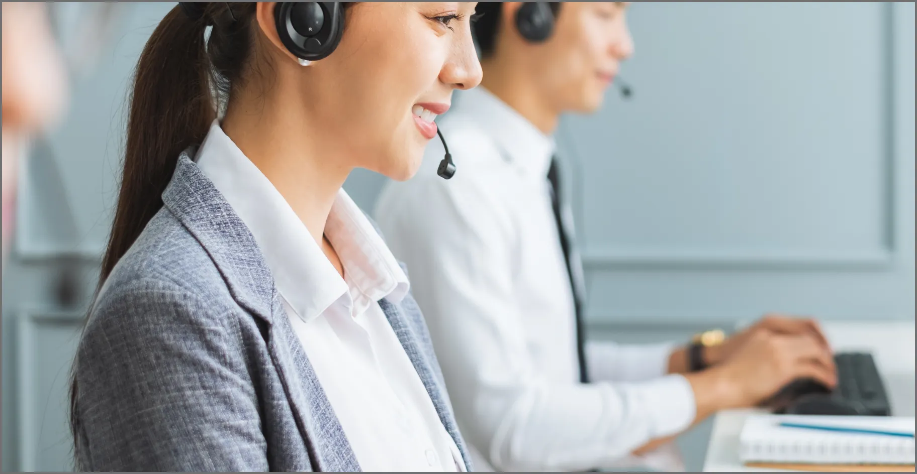 コールセンター担当者画像